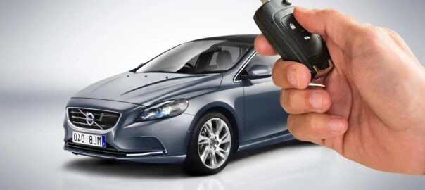 ¿Qué equipamiento tiene el auris hsd?
